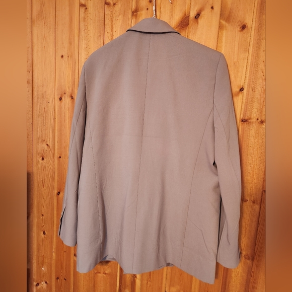 Too many blazers in my closet! - Picture 2 of 5